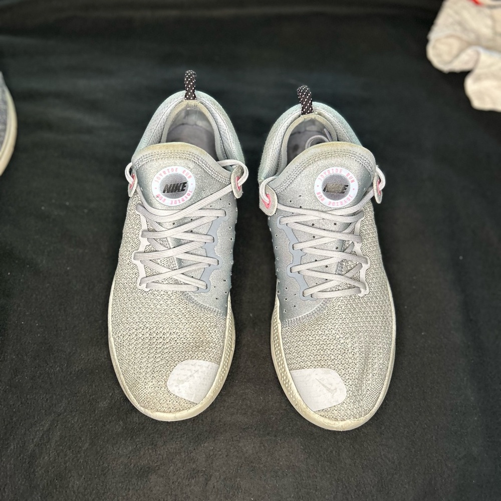 Nike men’s running shoe